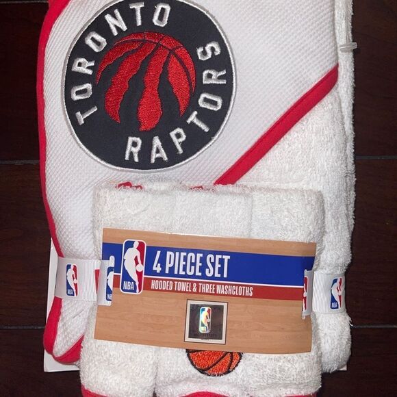 NBA Toronto Raptors Basketball Child Gift Set Hooded Towel & Three Washcloths - Picture 1 of 4